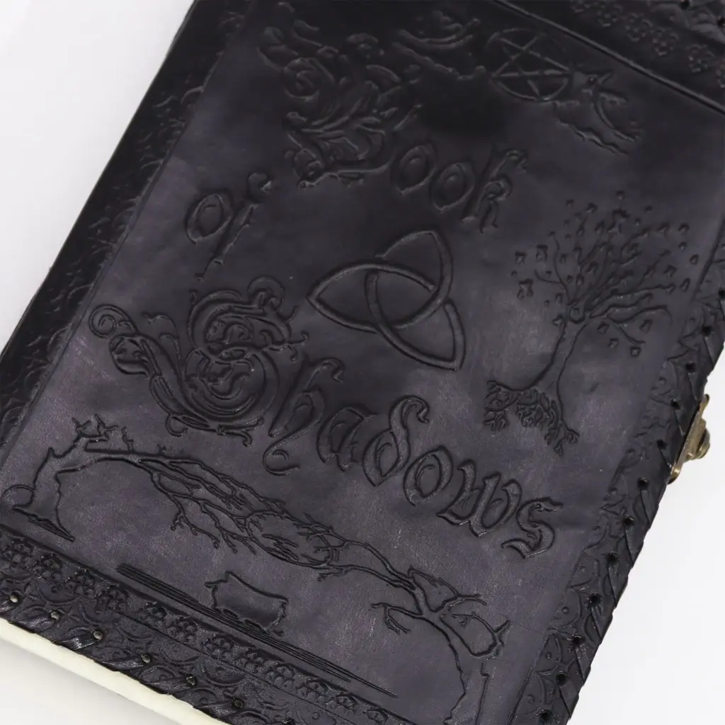Large Book of Shadows – Black – 200 pages decle-edged – 25x18x3cm | www.artisangoods.co.uk 3 Large Book of Shadows – Black – 200 pages decle-edged – 25x18x3cm | www.artisangoods.co.uk 3