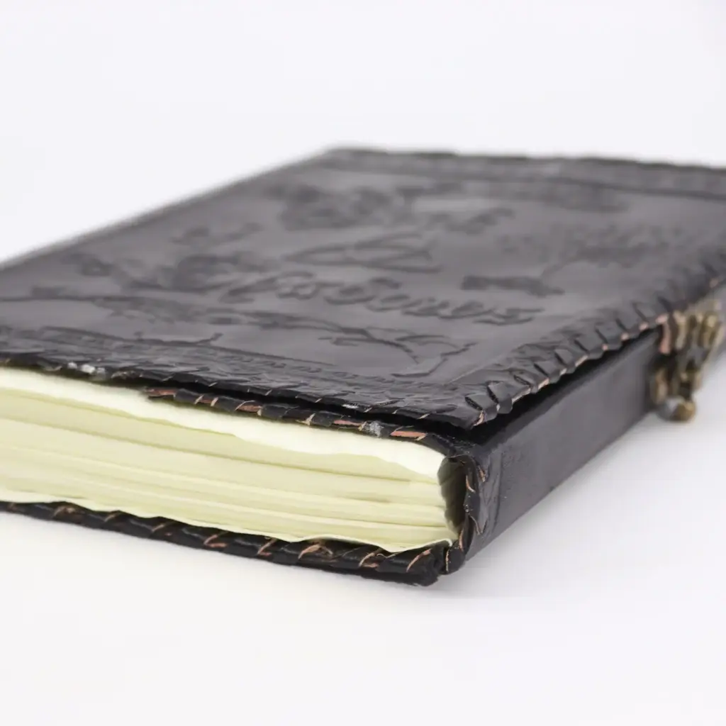 Large Book of Shadows – Black – 200 pages decle-edged – 25x18x3cm | www.artisangoods.co.uk 4 Large Book of Shadows – Black – 200 pages decle-edged – 25x18x3cm | www.artisangoods.co.uk 4
