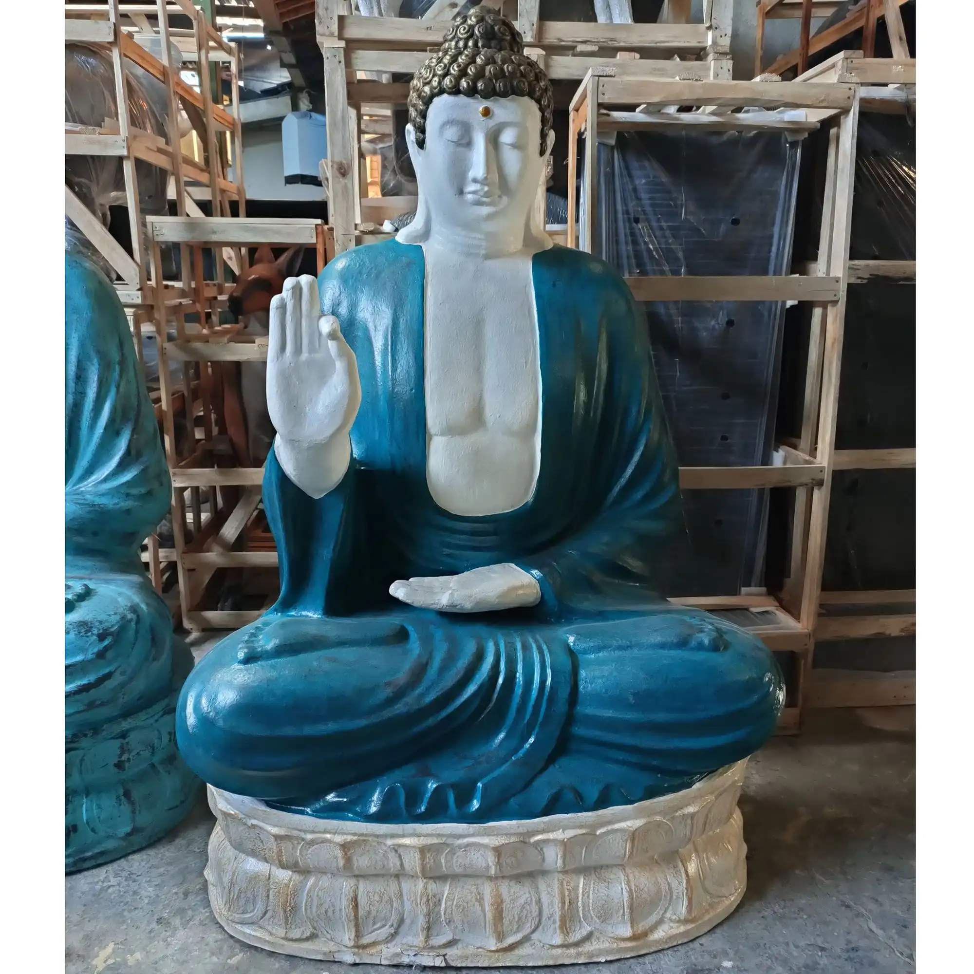 Large Turquoise & Stone Thai Buddha – 0.96m | www.artisangoods.co.uk 2 Large Turquoise & Stone Thai Buddha – 0.96m | www.artisangoods.co.uk