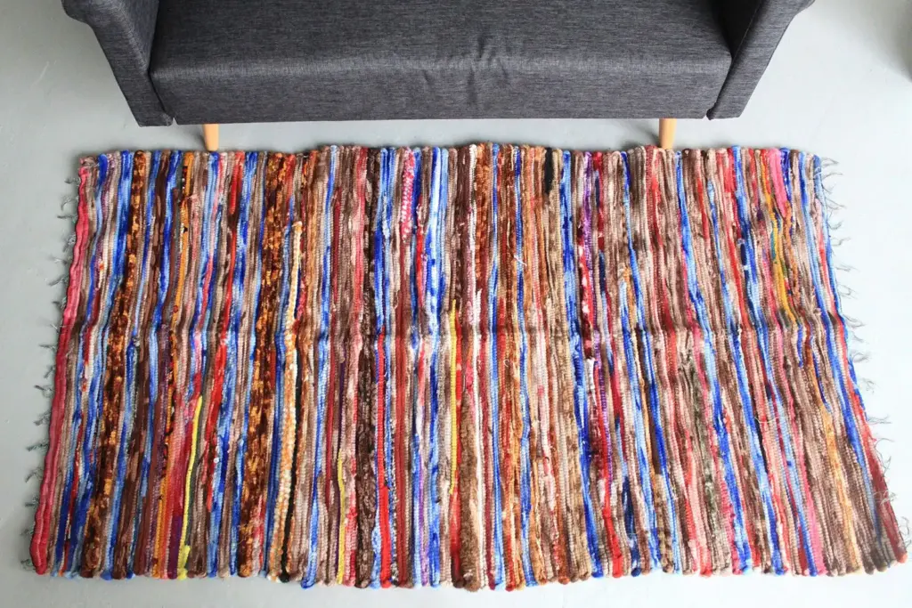 Large Velvet Rug – 105x185cm | www.artisangoods.co.uk 6