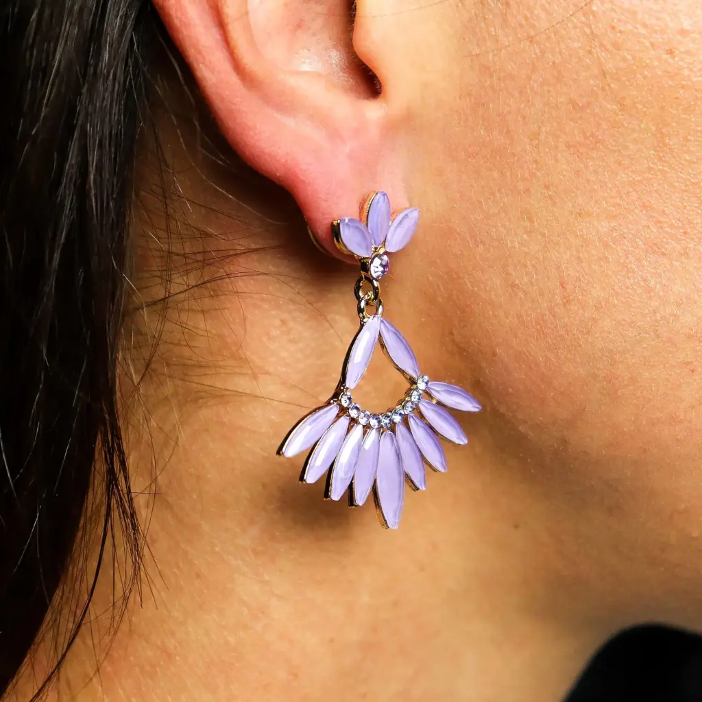 Lavender – Vintage Glass – Long Drop – Earrings | www.artisangoods.co.uk 2 Lavender – Vintage Glass – Long Drop – Earrings | www.artisangoods.co.uk 2