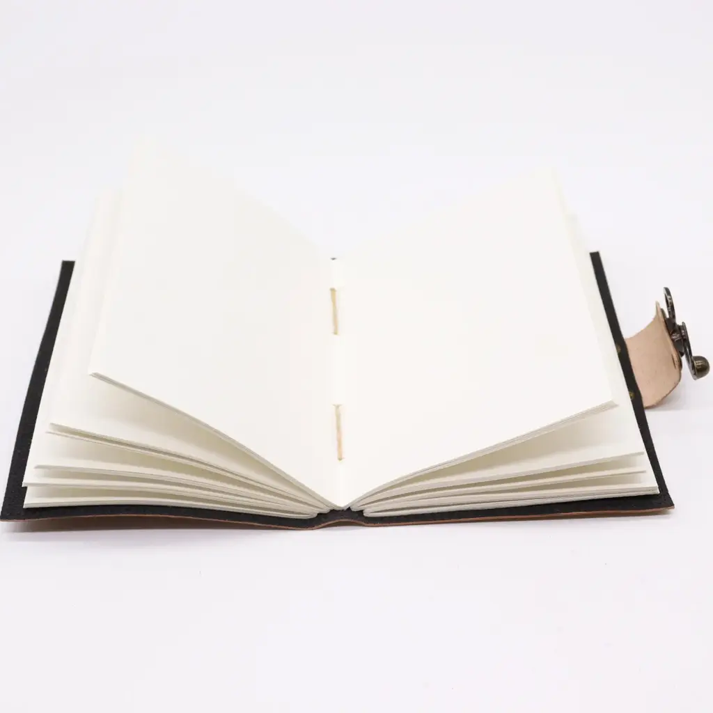 Leather Journel – Plain Paper – Work & Dream Big | www.artisangoods.co.uk Leather Journel – Plain Paper – Work & Dream Big | www.artisangoods.co.uk