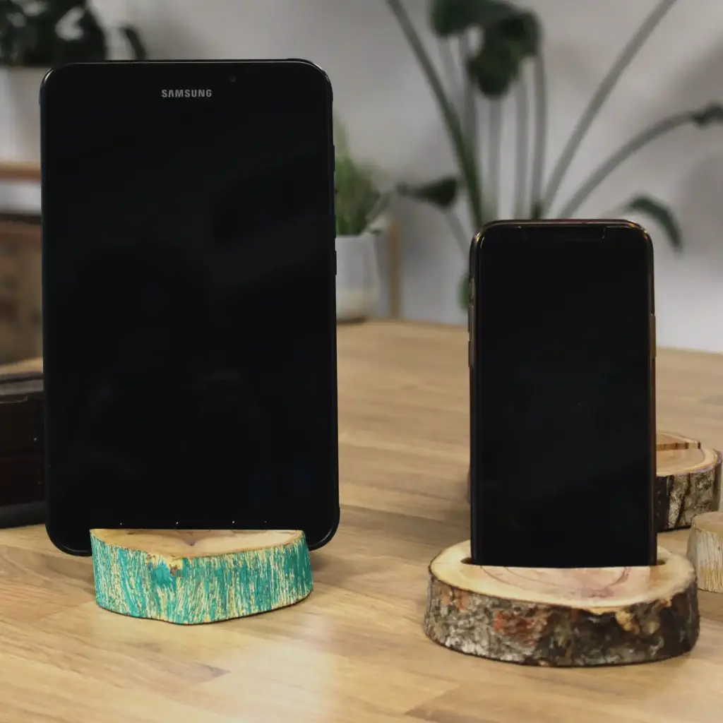 Lrg Gamal Wood Phone Holder – Greenwash | www.artisangoods.co.uk 7 Lrg Gamal Wood Phone Holder – Greenwash | www.artisangoods.co.uk 7