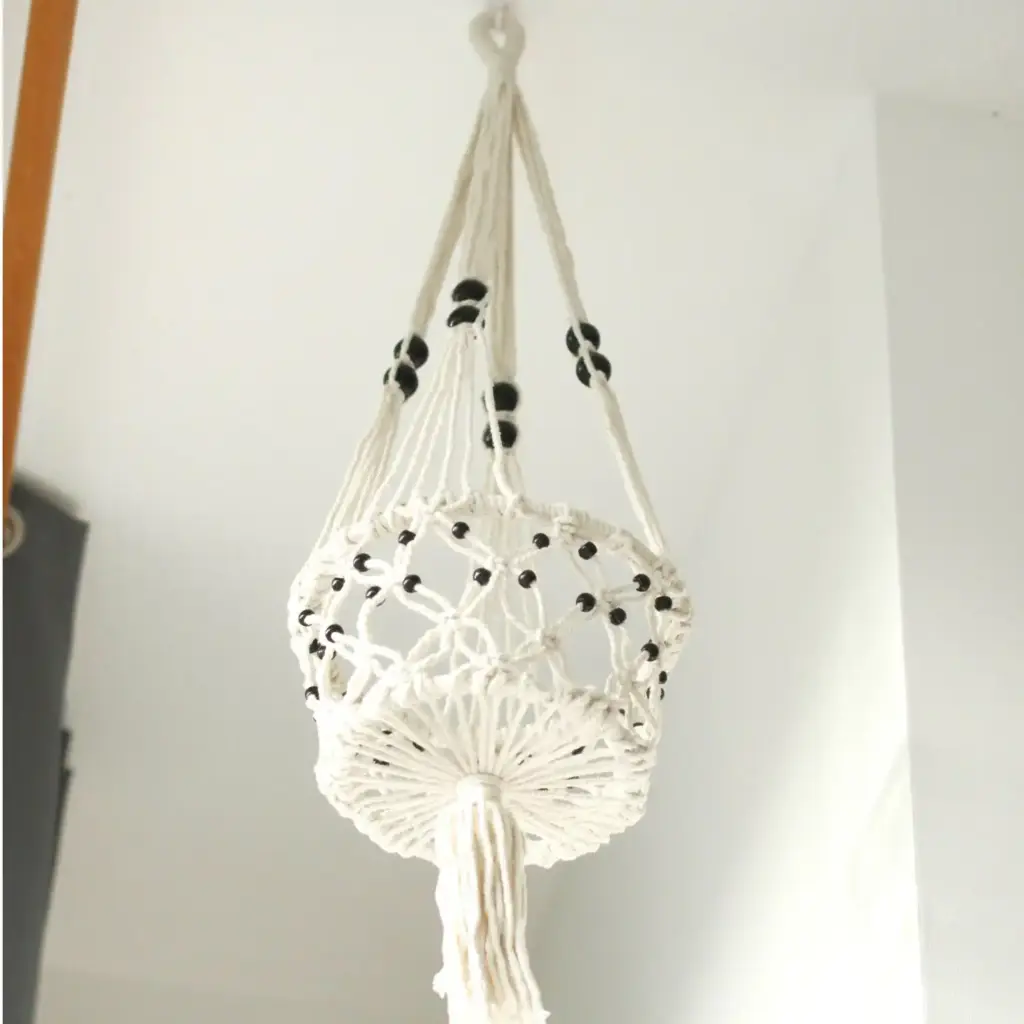 Macrame Pot Holder – Lrg Single Beaded | www.artisangoods.co.uk 2 Macrame Pot Holder – Lrg Single Beaded | www.artisangoods.co.uk 2