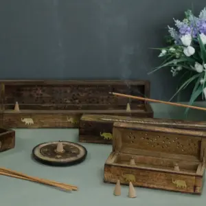 Mango Wood Incense Box – Assorted | www.artisangoods.co.uk 3