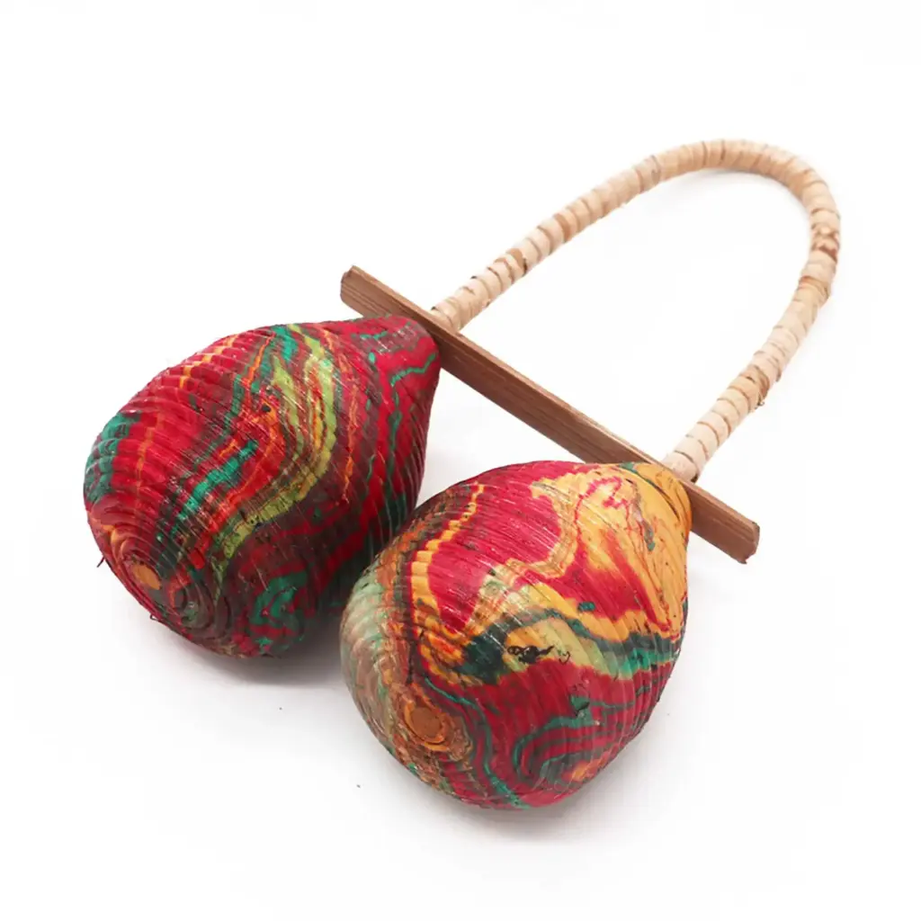 Maracas Rattle – Double Loop | www.artisangoods.co.uk