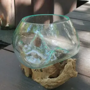 Molten Glass on Wood – Small Bowl | www.artisangoods.co.uk 2
