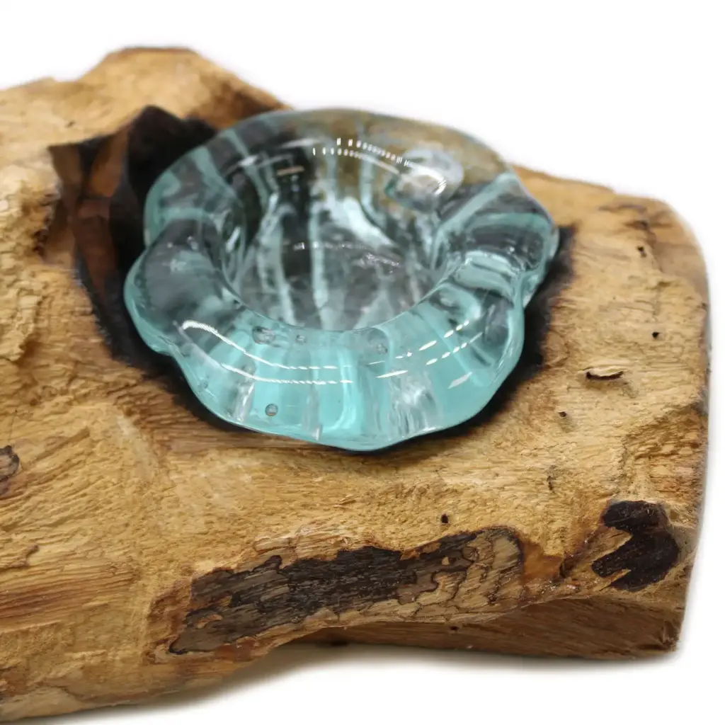 Molton Glass Flat Triple Candle Holder on Wood | www.artisangoods.co.uk 7