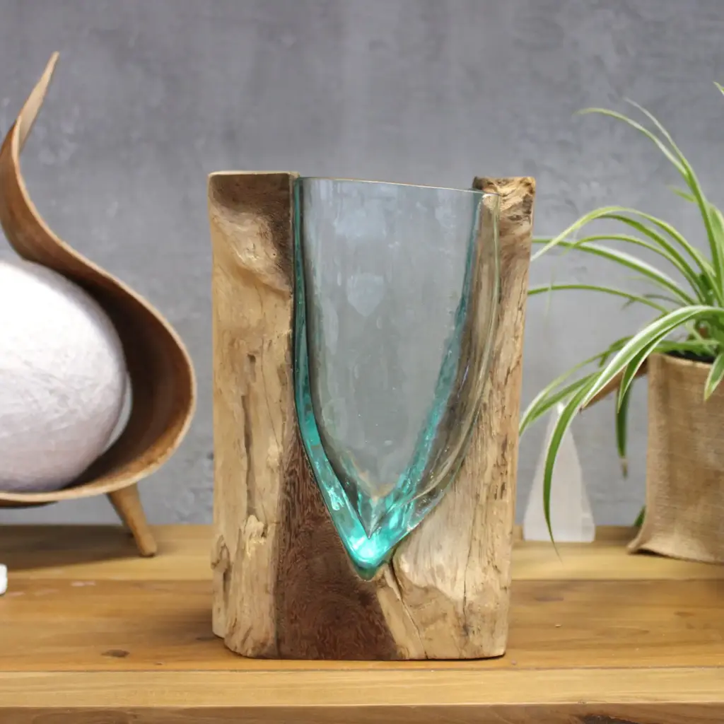 Molton Glass V-shaped Art Vase on Wood | www.artisangoods.co.uk 3
