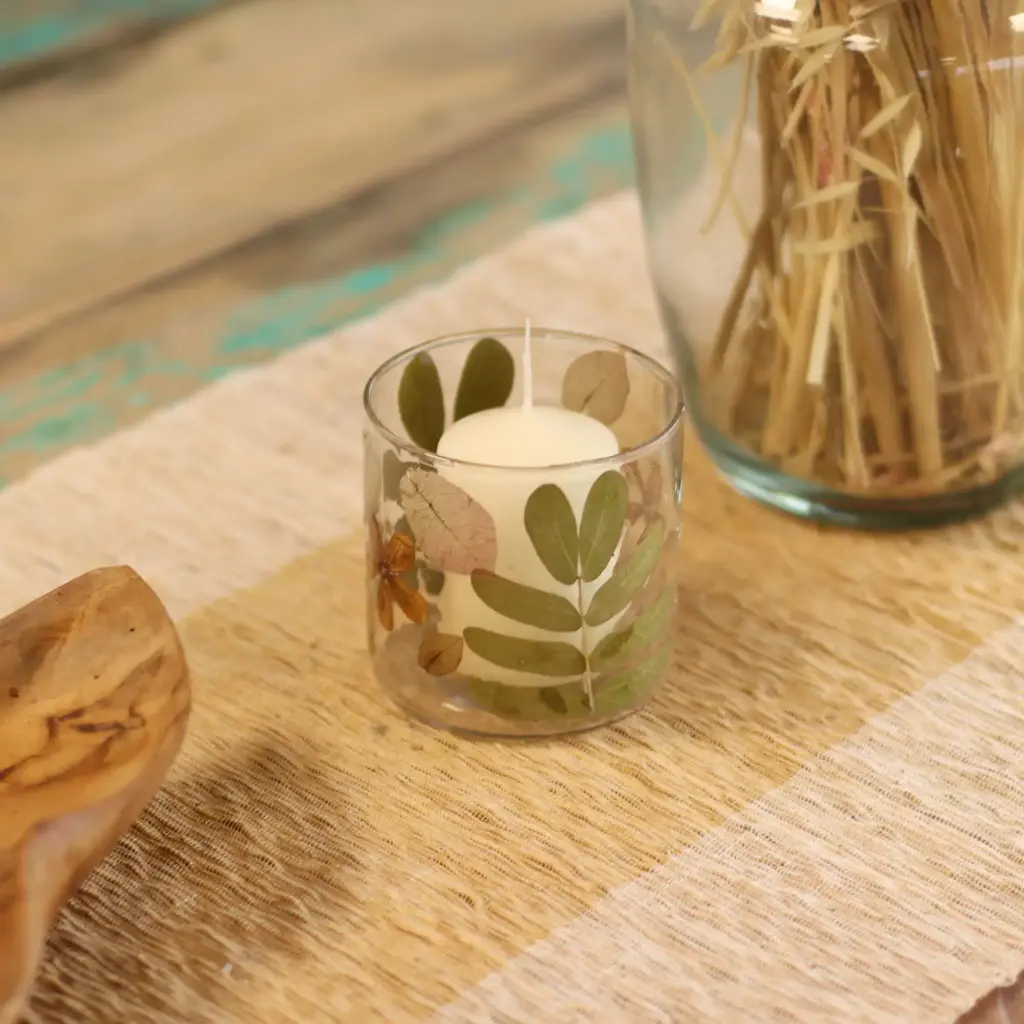 Natural Floral Glass – Straight Candle Holder – Primavera – (8x8cm) | www.artisangoods.co.uk 3 Natural Floral Glass – Straight Candle Holder – Primavera – (8x8cm) | www.artisangoods.co.uk 3