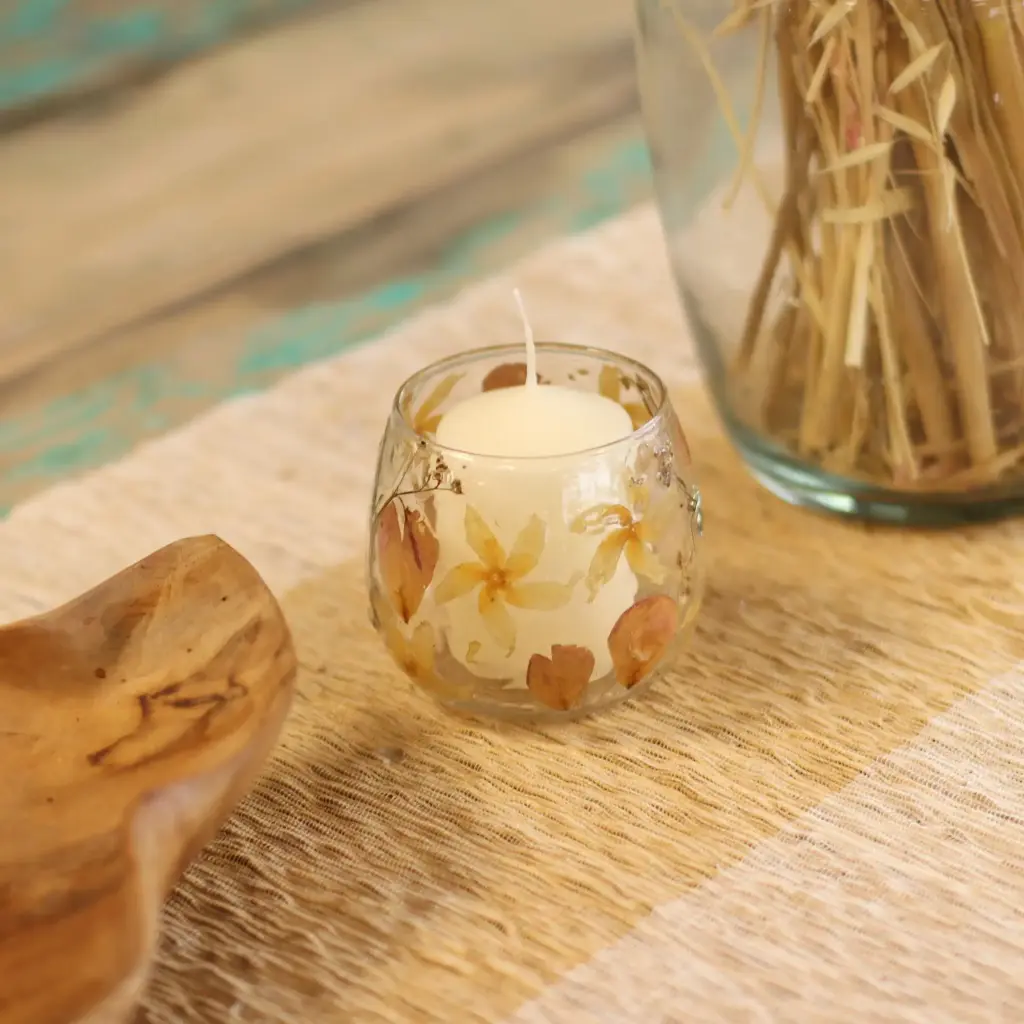 Natural Floral Glass – Straight Candle Holder – Rosa – (8x8cm) | www.artisangoods.co.uk