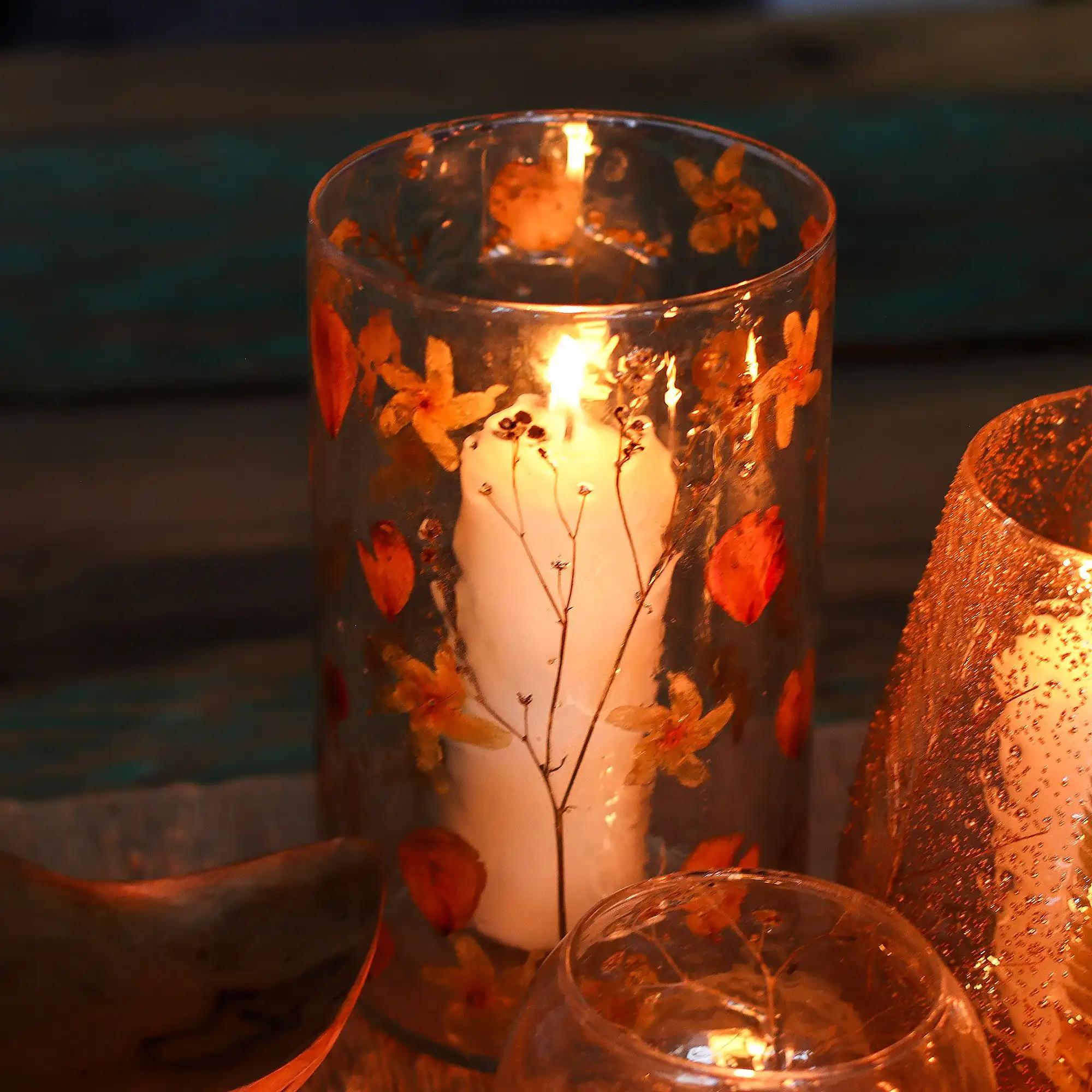 Natural Floral Glass – Tall Vase Candle Holder – Rose – (19x11cm) | www.artisangoods.co.uk 6 Natural Floral Glass – Tall Vase Candle Holder – Rose – (19x11cm) | www.artisangoods.co.uk 5