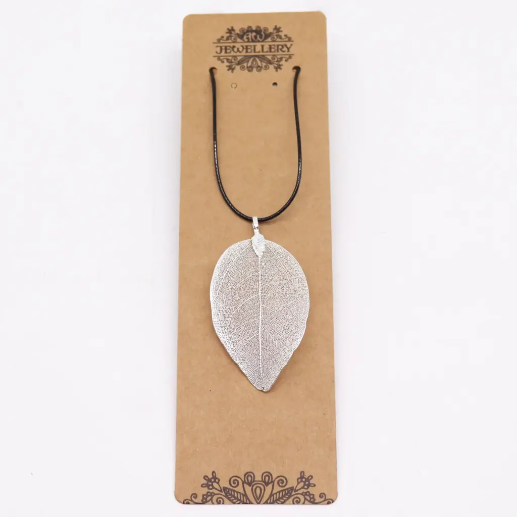 Necklace – Bravery Leaf – Silver | www.artisangoods.co.uk 2