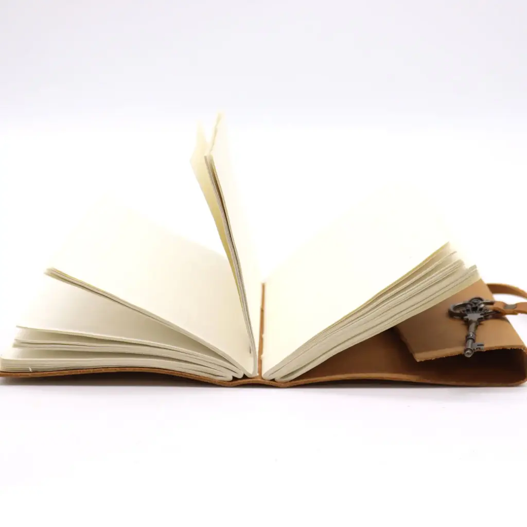 Oiled Tan Leather & Key – 200 pages – 13x18cm | www.artisangoods.co.uk 5