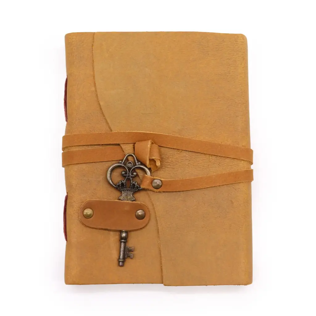 Oiled Tan Leather & Key – 200 pages – 13x18cm | www.artisangoods.co.uk