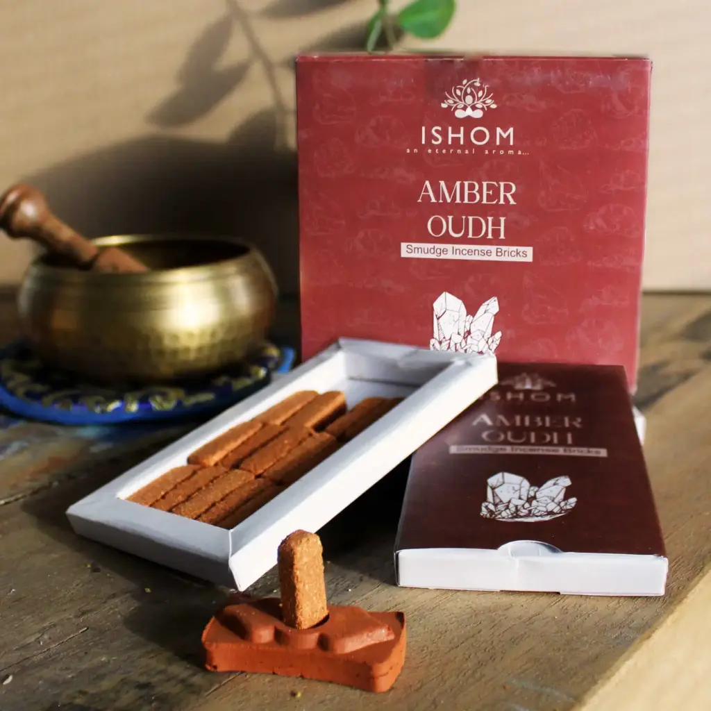 Pack of 15 Natural Incense Smudge Bricks and Burner – Amber Wood | www.artisangoods.co.uk