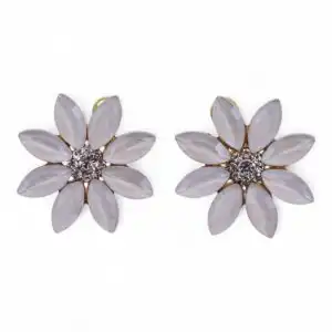 Pearl – Vintage Glass – Flowers – Earrings | www.artisangoods.co.uk 1