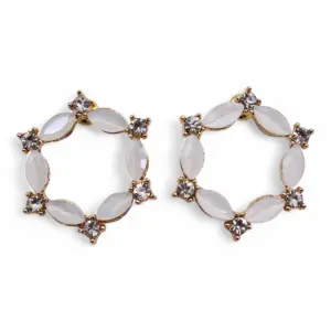 Pearl – Vintage Glass – Loop – Earrings | www.artisangoods.co.uk 3