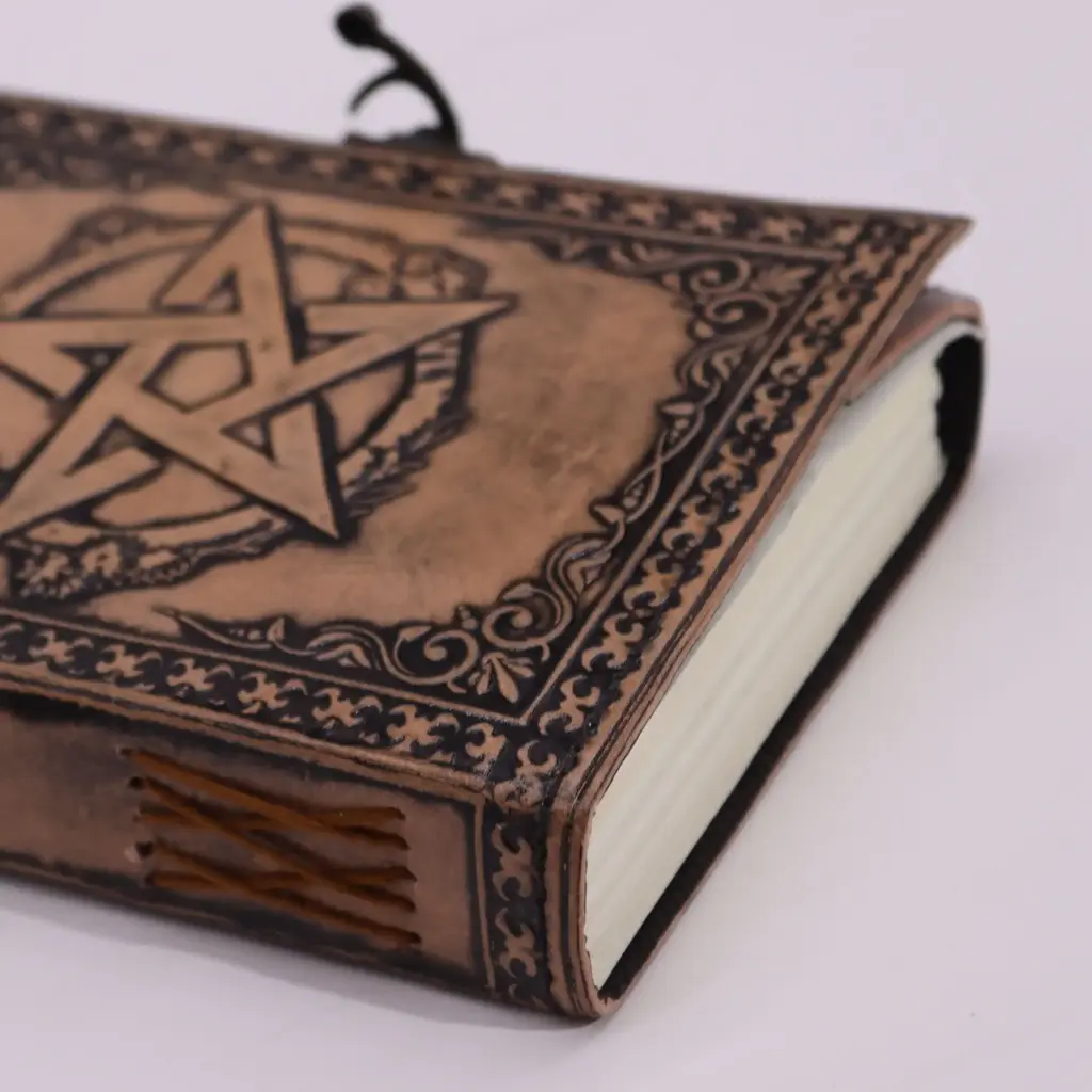 Pentacle – Esoteric Notebook – Anique Grey – 200 pages  Stich Edge- 17.5×12.5x3cm | www.artisangoods.co.uk 2