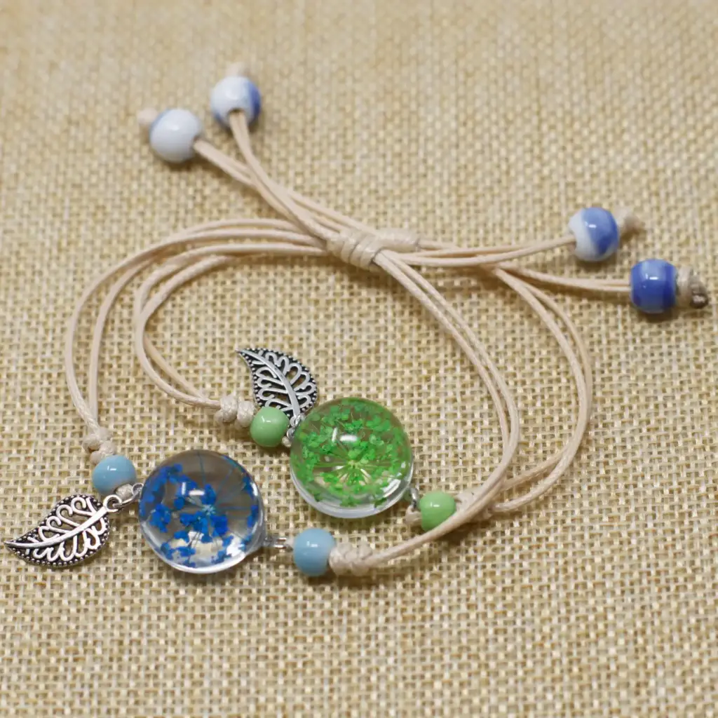 Pressed Flowers – Pretty Flower & Leaf Braclet | www.artisangoods.co.uk 2