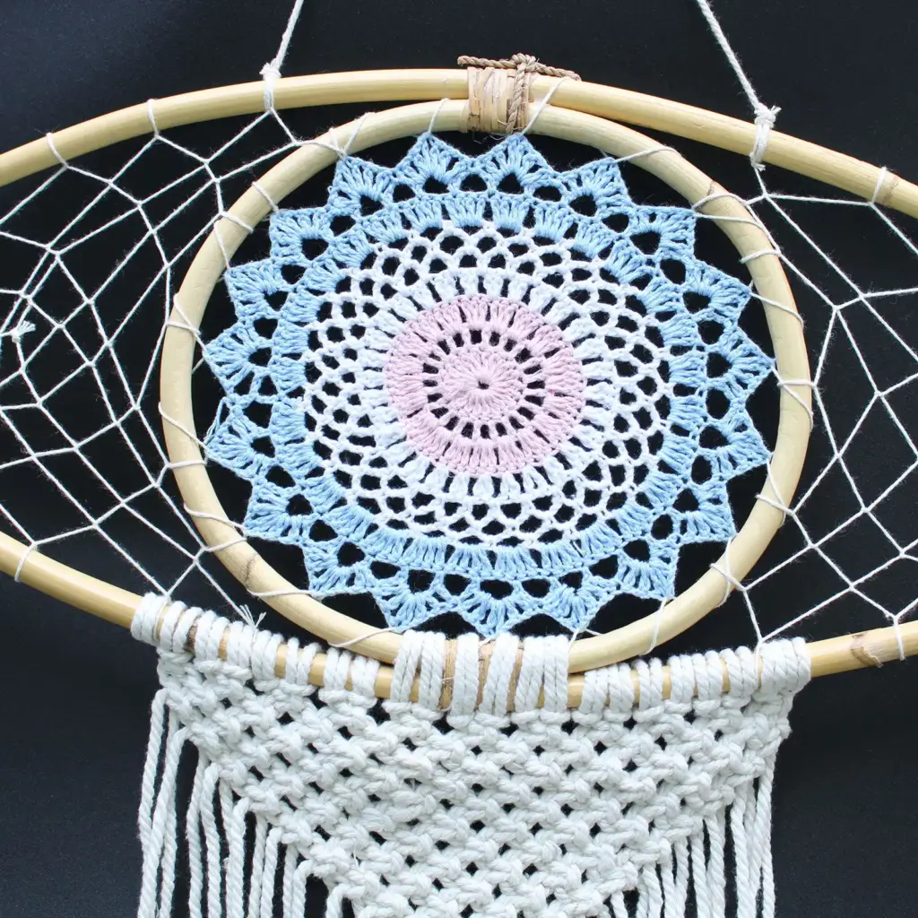 Protection Dream Catcher – Lrg Macrame Eye Blue/ White/Pink | www.artisangoods.co.uk 2