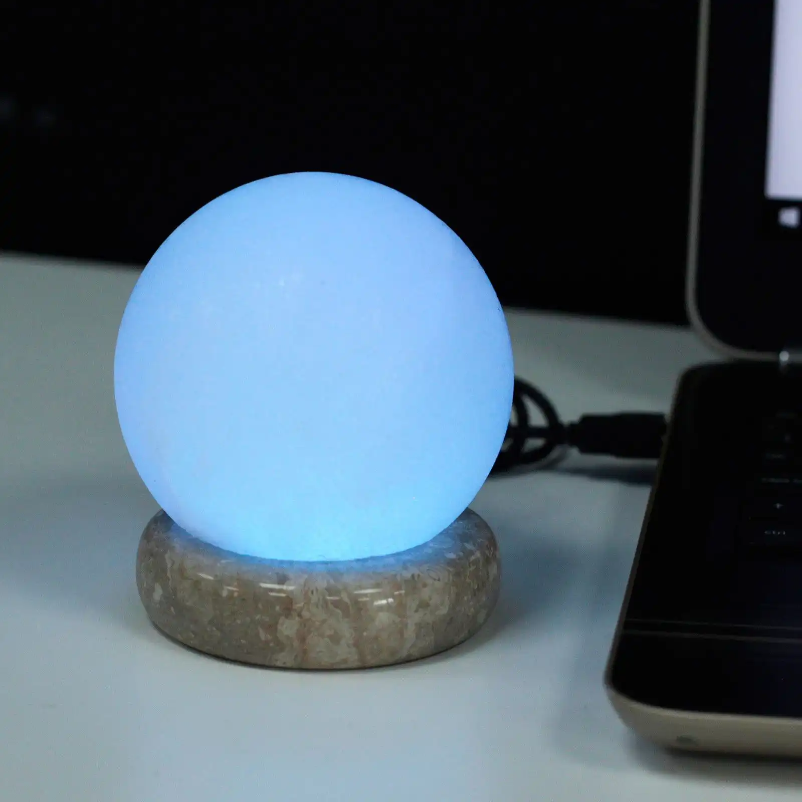 Quality USB Ball WHITE Salt Lamp – 9 cm (multi) | www.artisangoods.co.uk 4 Quality USB Ball WHITE Salt Lamp – 9 cm (multi) | www.artisangoods.co.uk 3