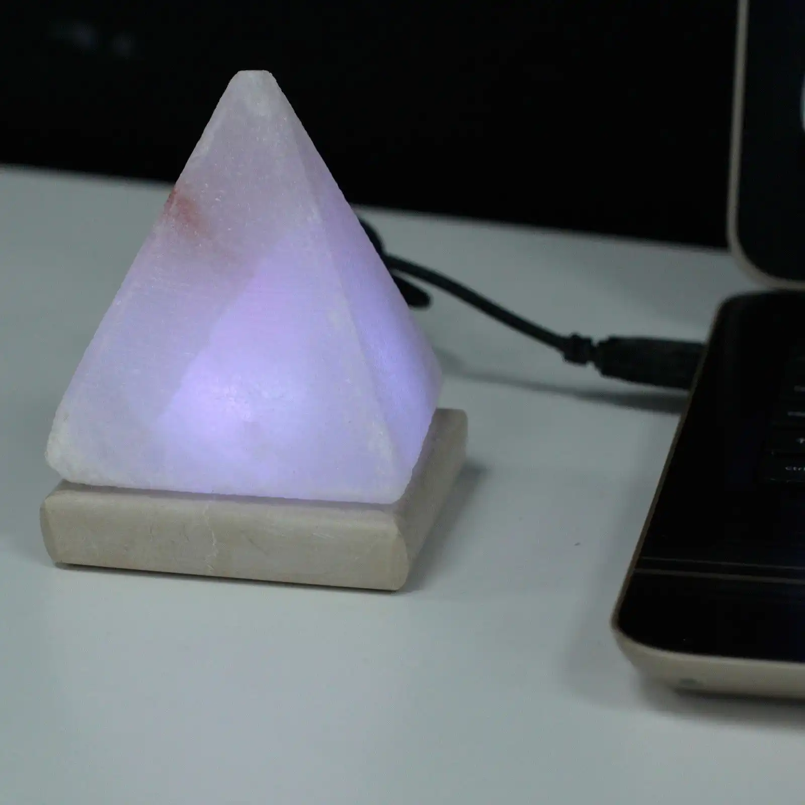 Quality USB Pyramid WHITE Salt Lamp – 9 cm (multi) | www.artisangoods.co.uk 2 Quality USB Pyramid WHITE Salt Lamp – 9 cm (multi) | www.artisangoods.co.uk 1