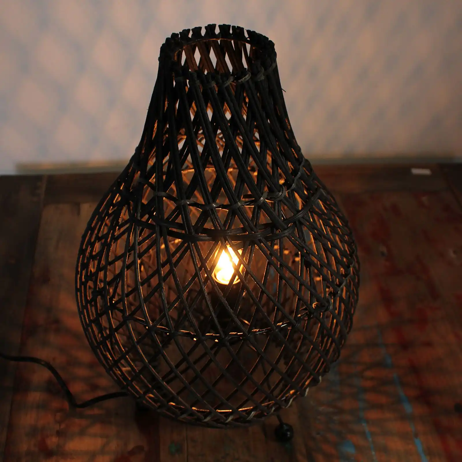 Rattan Table Lamps – Black | www.artisangoods.co.uk 7 Rattan Table Lamps – Black | www.artisangoods.co.uk 6