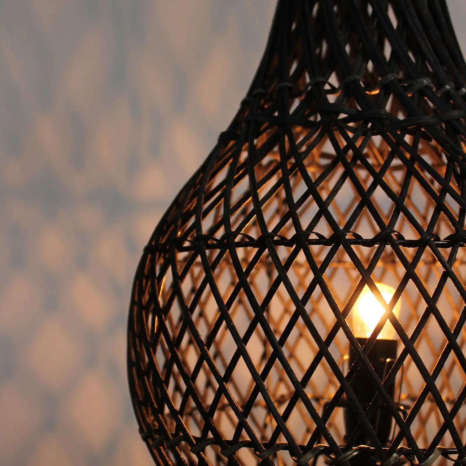 Rattan Table Lamps – Dark Brown | www.artisangoods.co.uk 9 Rattan Table Lamps – Dark Brown | www.artisangoods.co.uk 8