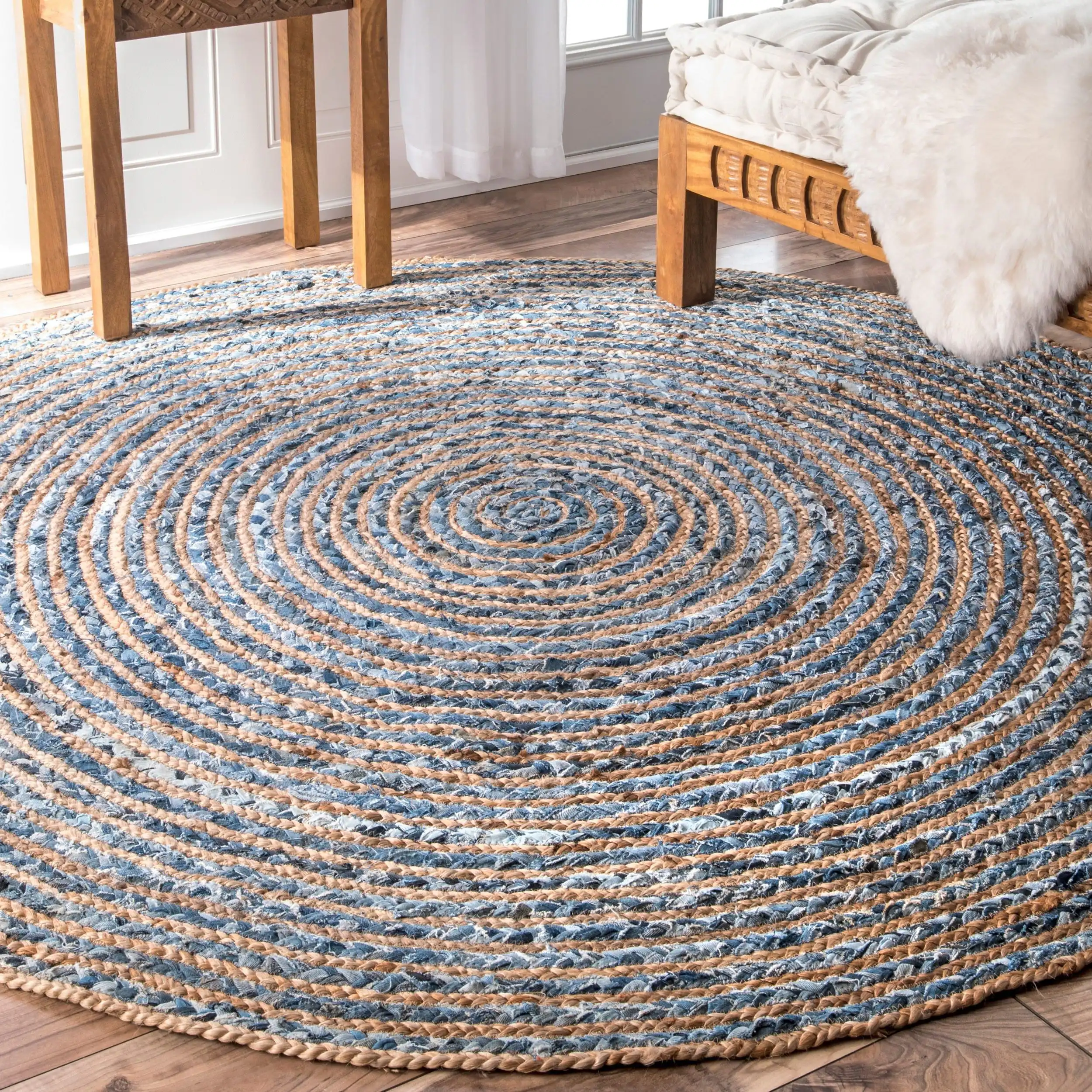 Round Jute and Recycle Denim Rug – 120 cm | www.artisangoods.co.uk 4 Round Jute and Recycle Denim Rug – 120 cm | www.artisangoods.co.uk 3