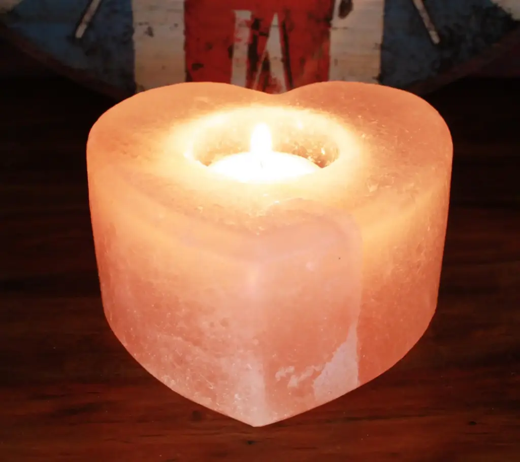 Salt Candle Holder – Med Heart | www.artisangoods.co.uk 3