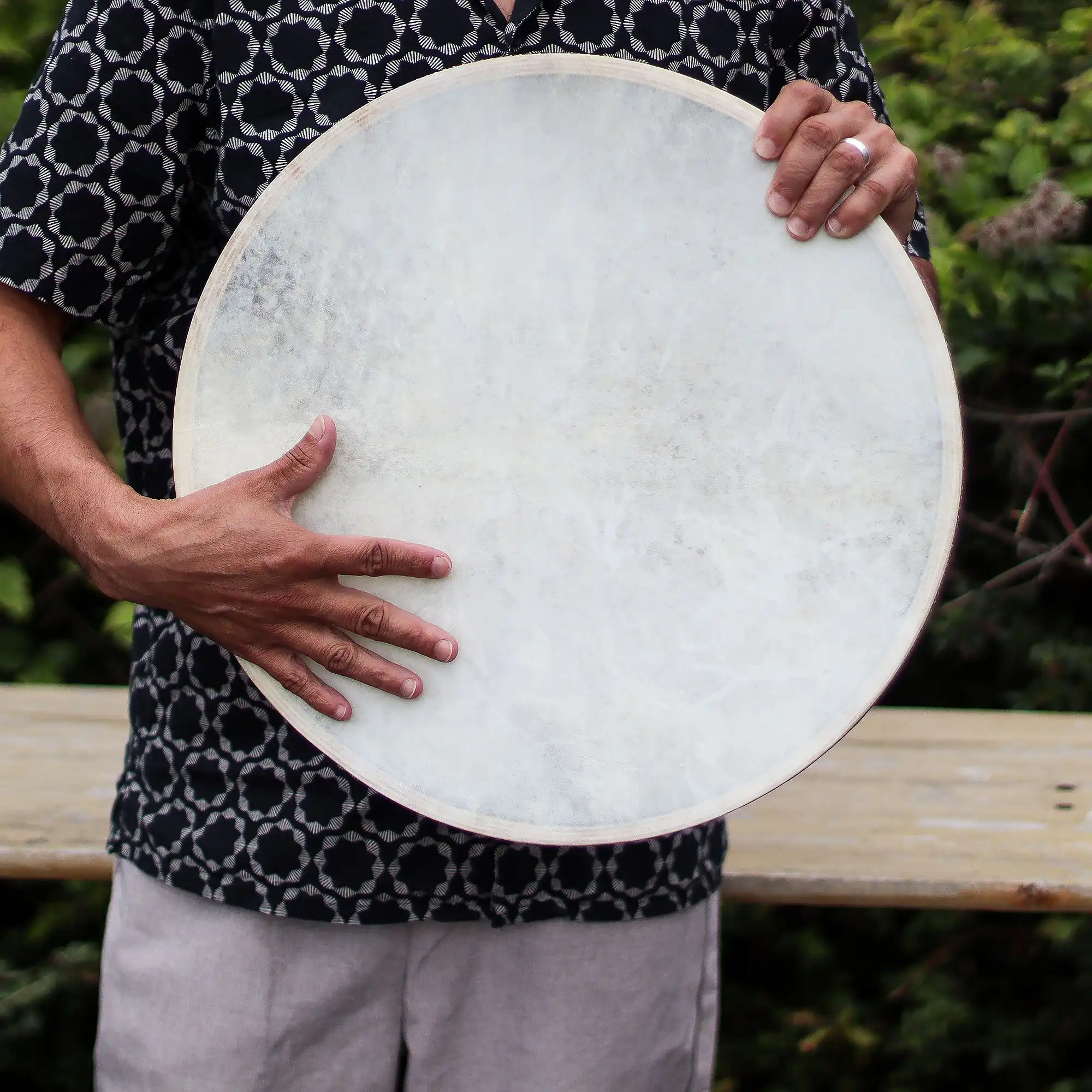 Shaman Sound Healing Ocean Drum – 45cm | www.artisangoods.co.uk 9 Shaman Sound Healing Ocean Drum – 45cm | www.artisangoods.co.uk 8