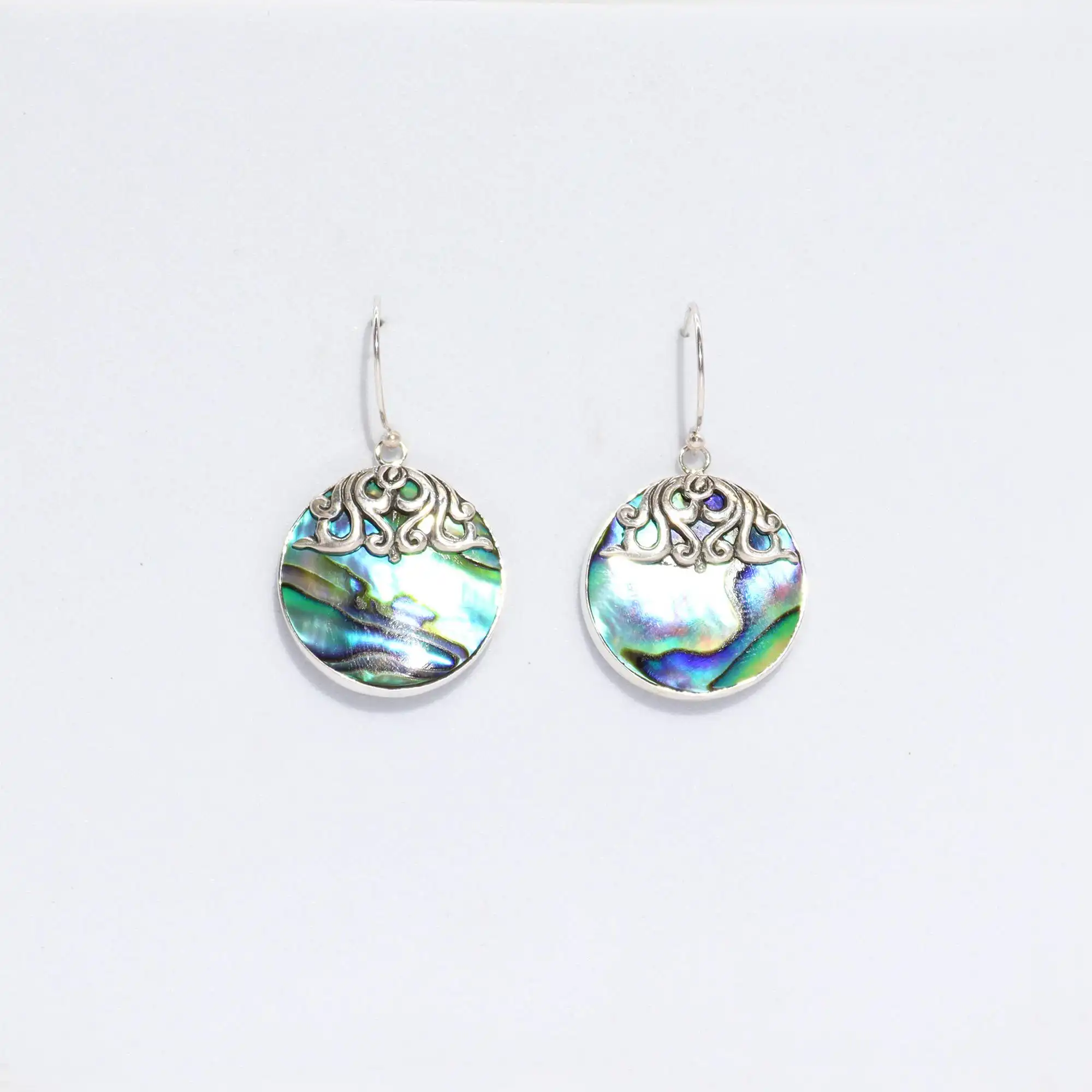 Shell & Silver Earrings – Classic Disc – Abalone | www.artisangoods.co.uk 7 Shell & Silver Earrings – Classic Disc – Abalone | www.artisangoods.co.uk 6
