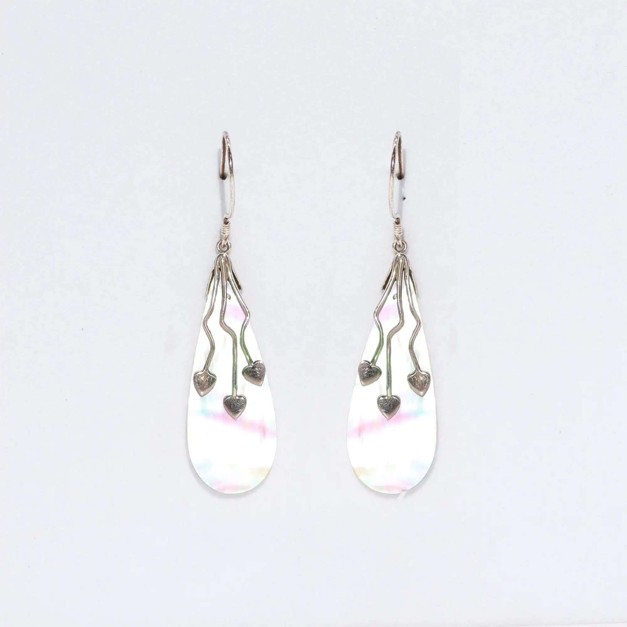 Shell & Silver Earrings – Three Hearts – MOP | www.artisangoods.co.uk 7 Shell & Silver Earrings – Three Hearts – MOP | www.artisangoods.co.uk 6