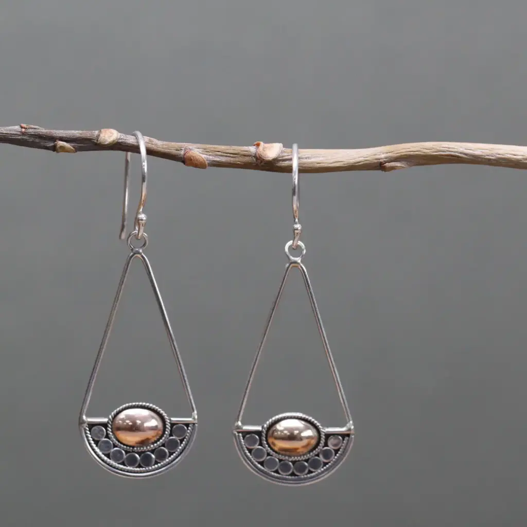 Silver & Gold Earring – Luna Balance | www.artisangoods.co.uk 2 Silver & Gold Earring – Luna Balance | www.artisangoods.co.uk 2