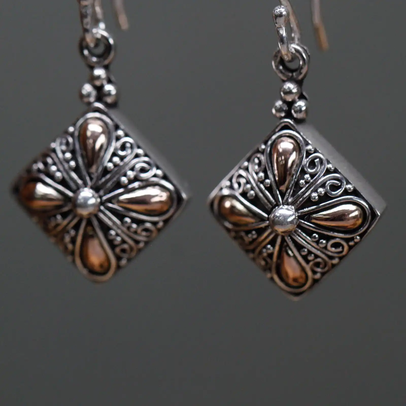 Silver & Gold Earring – Square Drop | www.artisangoods.co.uk 6 Silver & Gold Earring – Square Drop | www.artisangoods.co.uk 5