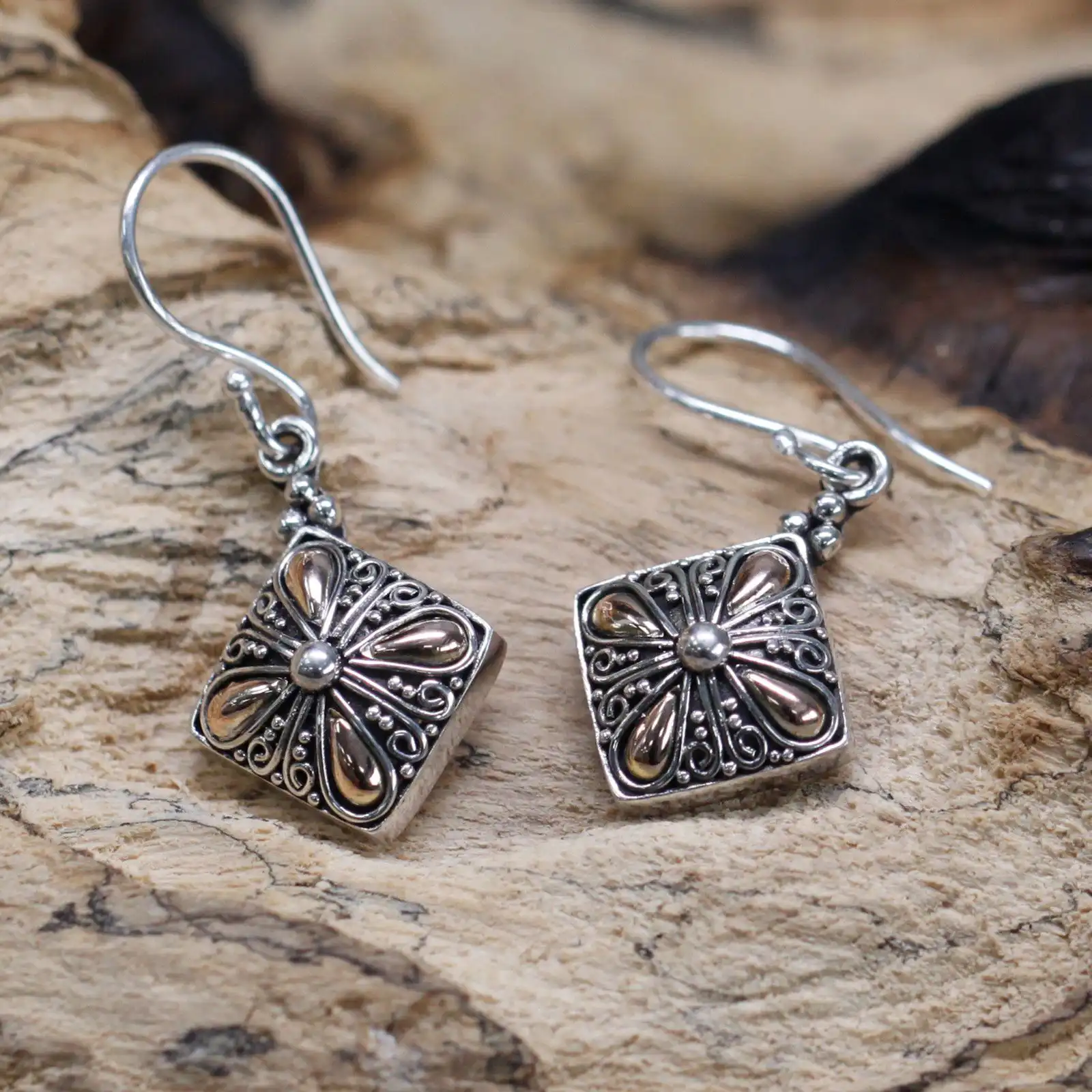 Silver & Gold Earring – Square Drop | www.artisangoods.co.uk 4 Silver & Gold Earring – Square Drop | www.artisangoods.co.uk 3