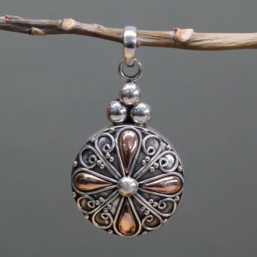 Silver & Gold Pendant – Classic Round | www.artisangoods.co.uk