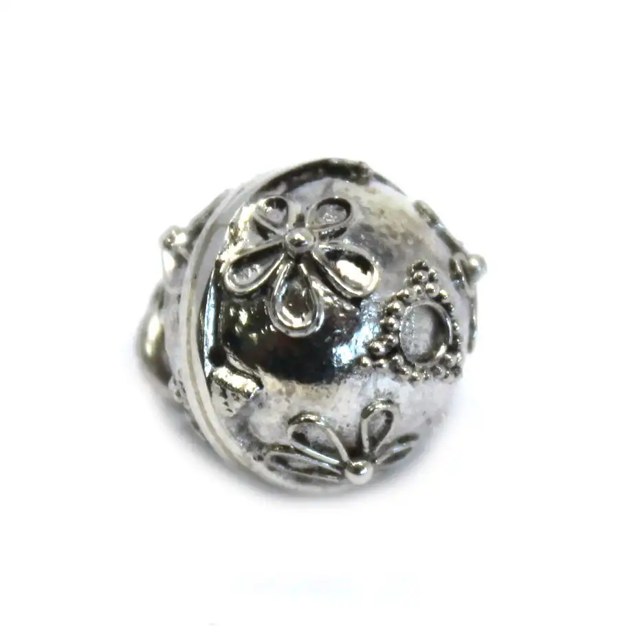 Silver Angel Bell – Grace – 12mm | www.artisangoods.co.uk 4 Silver Angel Bell – Grace – 12mm | www.artisangoods.co.uk 3