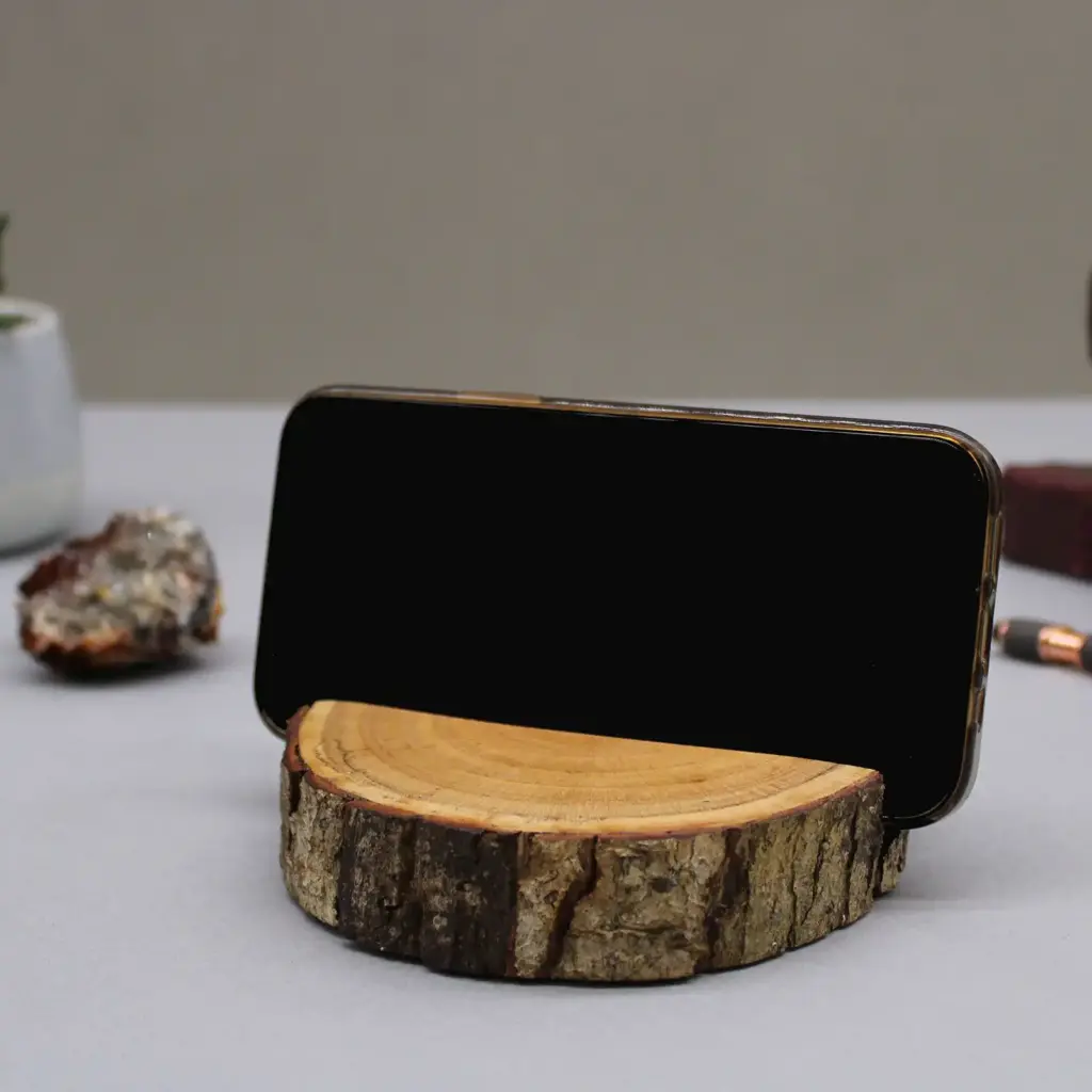 Small Log Phone Holder (full slice) – Natural | www.artisangoods.co.uk 7 Small Log Phone Holder (full slice) – Natural | www.artisangoods.co.uk 7