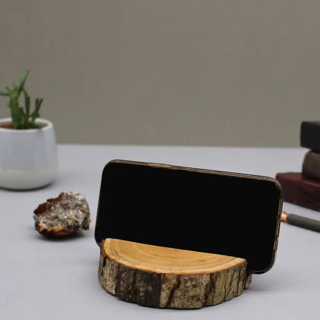 Small Log Phone Holder (full slice) – Natural | www.artisangoods.co.uk 5 Small Log Phone Holder (full slice) – Natural | www.artisangoods.co.uk 5