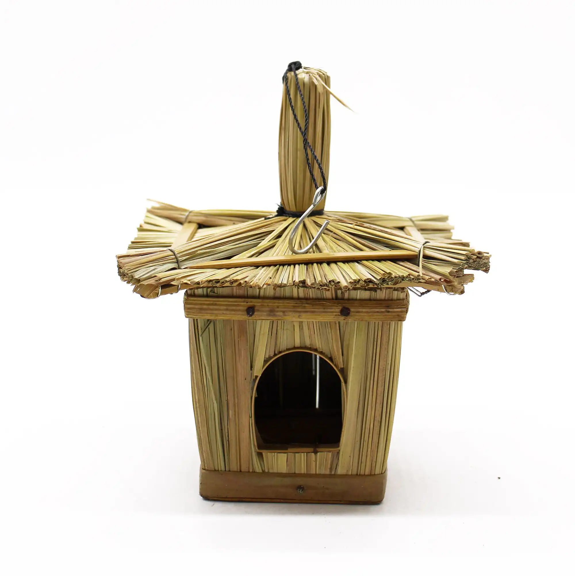 Small Square Seagrass Bird Box 18x13cm | www.artisangoods.co.uk 5 Small Square Seagrass Bird Box 18x13cm | www.artisangoods.co.uk 4