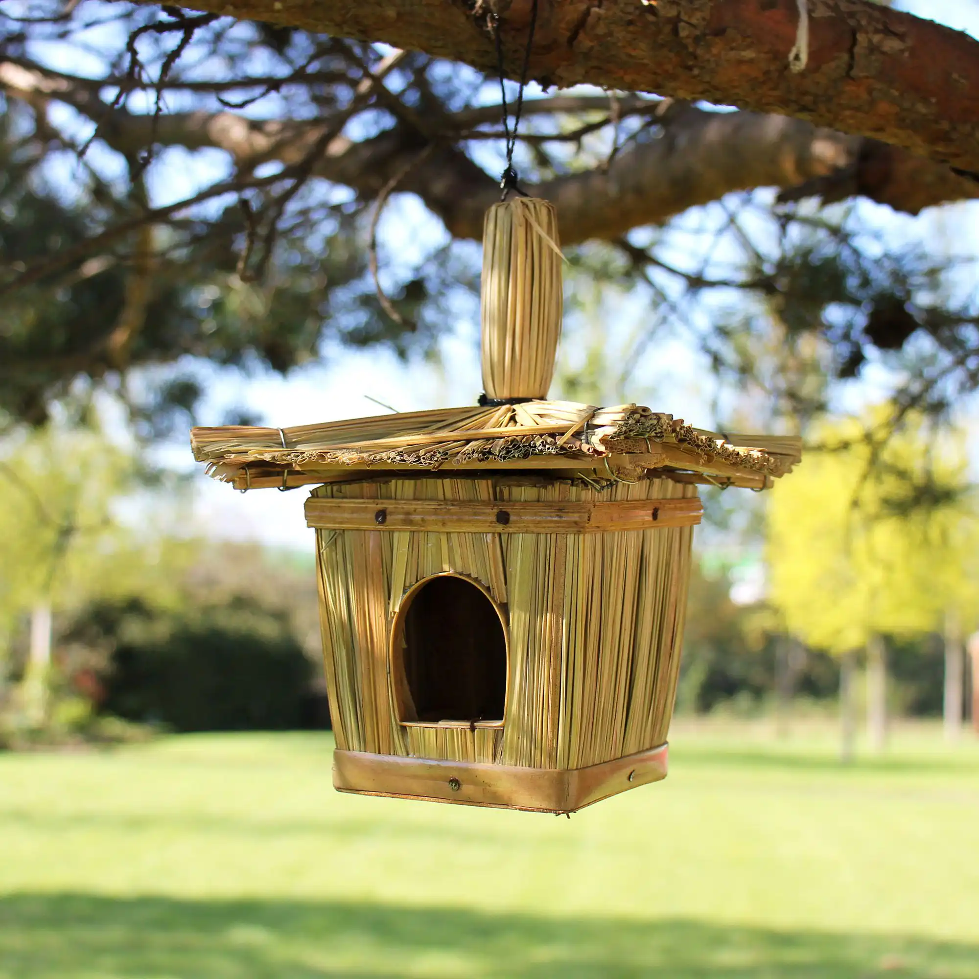 Small Square Seagrass Bird Box 18x13cm | www.artisangoods.co.uk 2 Small Square Seagrass Bird Box 18x13cm | www.artisangoods.co.uk 1