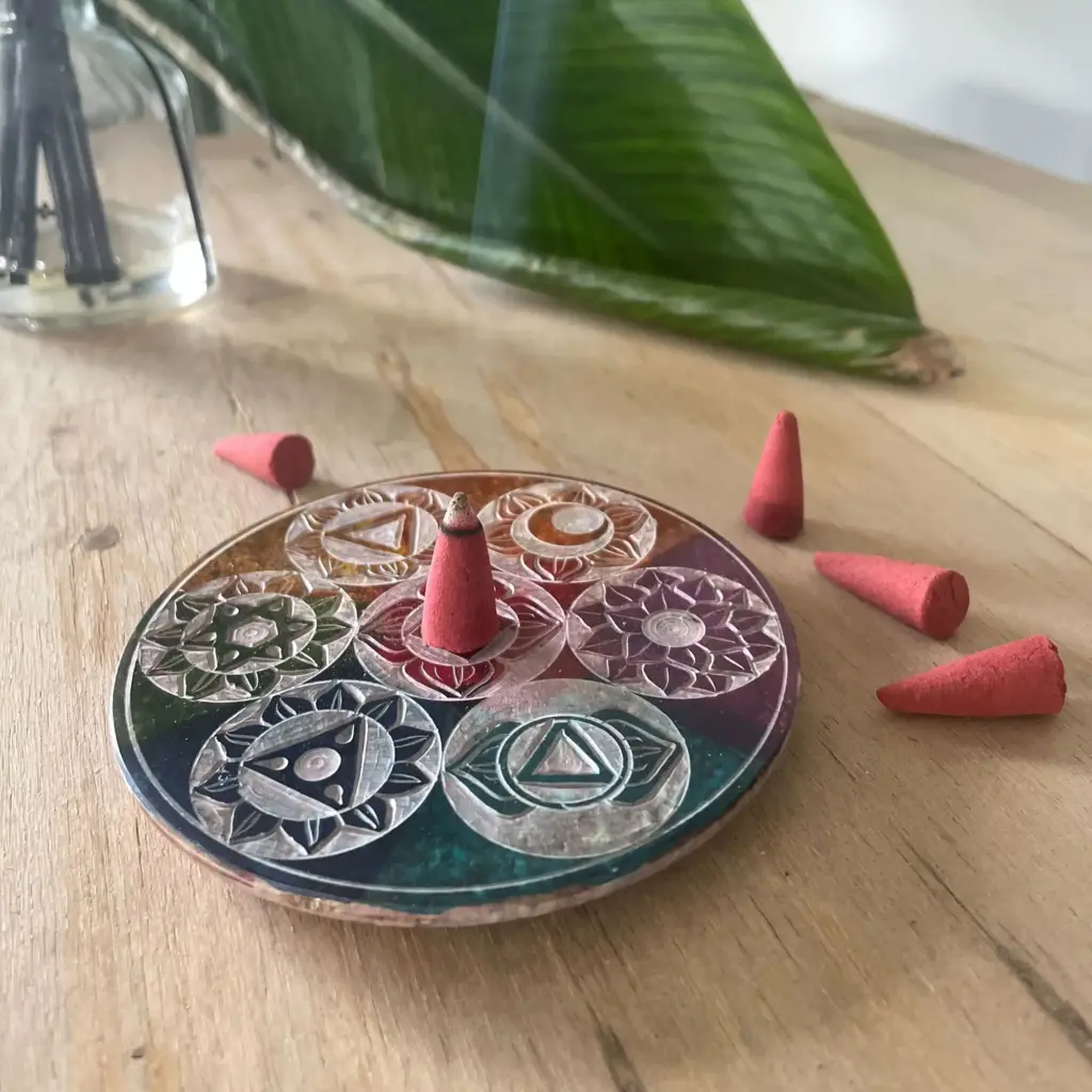 Soapstone Disc Incense Cone Holder 10cm – Seven Chakra | www.artisangoods.co.uk 4 Soapstone Disc Incense Cone Holder 10cm – Seven Chakra | www.artisangoods.co.uk 4