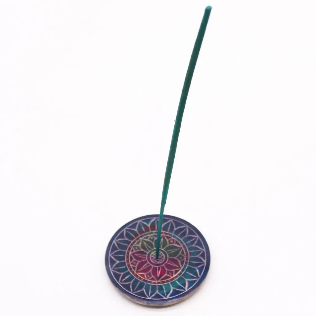 Soapstone Disc Incense Holder – Lotus in Lotus | www.artisangoods.co.uk 2