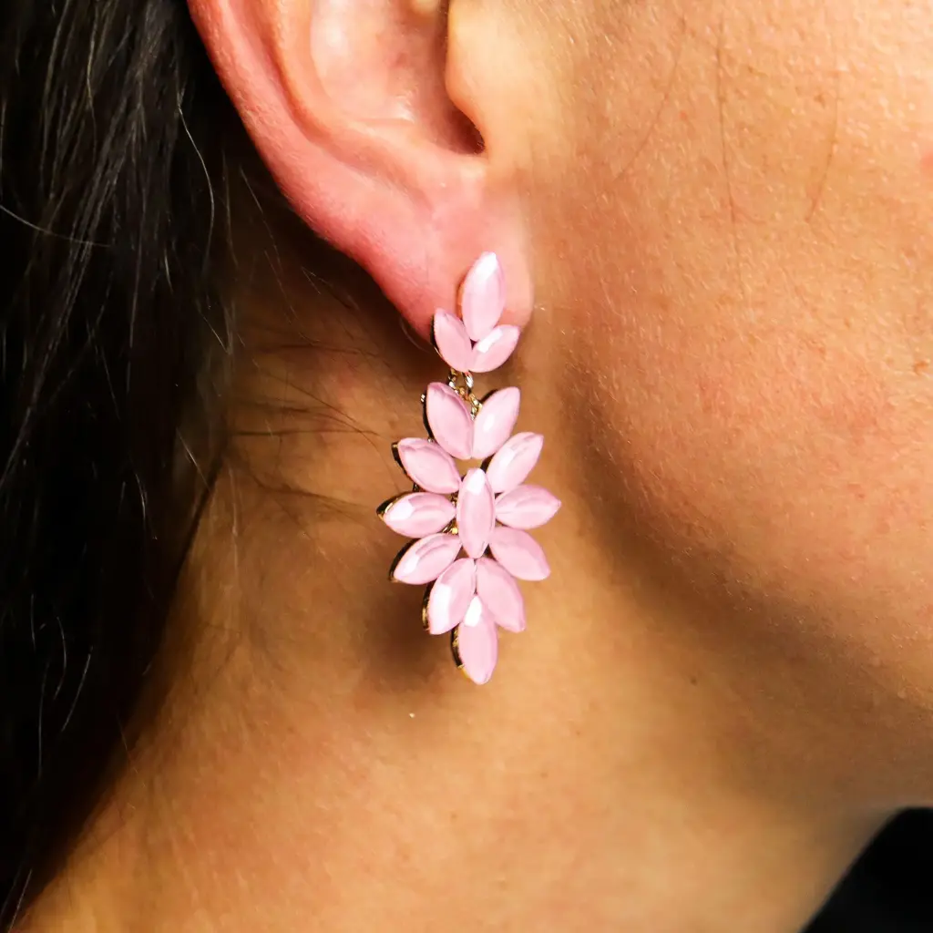 Soft Pink – Vintage Glass – Long Drop – Earrings | www.artisangoods.co.uk 2 Soft Pink – Vintage Glass – Long Drop – Earrings | www.artisangoods.co.uk 2