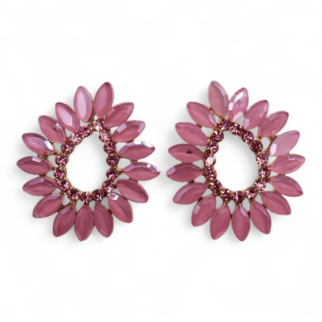 Soft Pink – Vintage Glass – Loop – Earrings | www.artisangoods.co.uk 2 Soft Pink – Vintage Glass – Loop – Earrings | www.artisangoods.co.uk 2