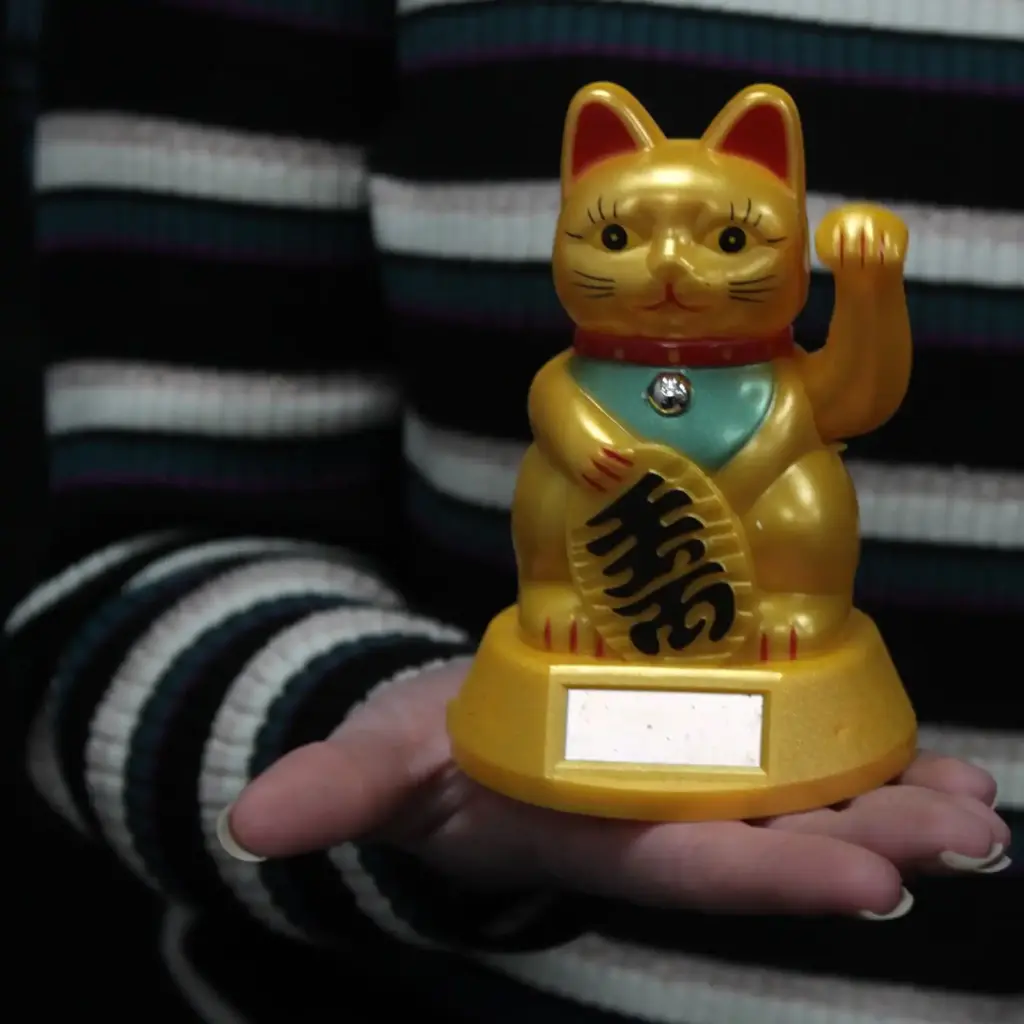 Solar Powered Money Cat | www.artisangoods.co.uk 3