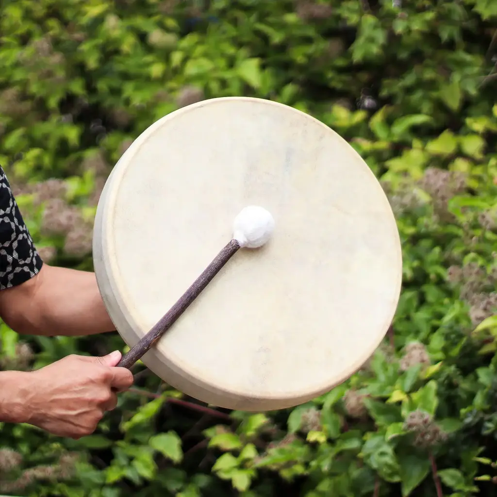 Spirit of the Bear – Shaman Drum & Stick- Tunable – 40cm | www.artisangoods.co.uk 9 Spirit of the Bear – Shaman Drum & Stick- Tunable – 40cm | www.artisangoods.co.uk 9