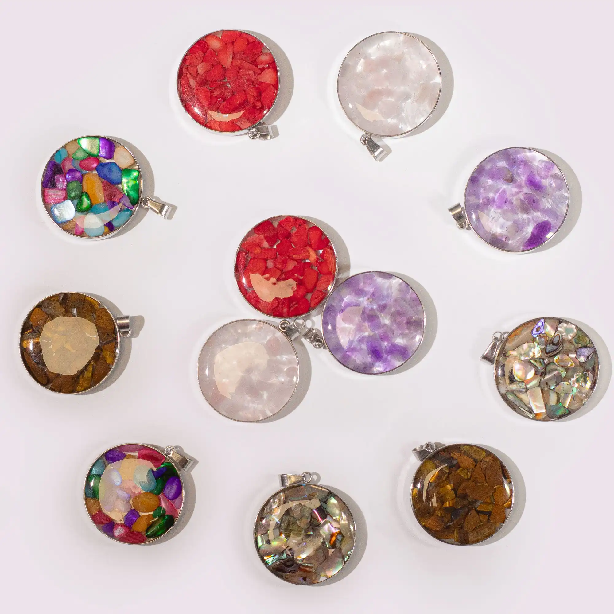 Steel Cased Pendant Round – 12 Assorted Gemstone Chips & Shells | www.artisangoods.co.uk 2 Steel Cased Pendant Round – 12 Assorted Gemstone Chips & Shells | www.artisangoods.co.uk 1